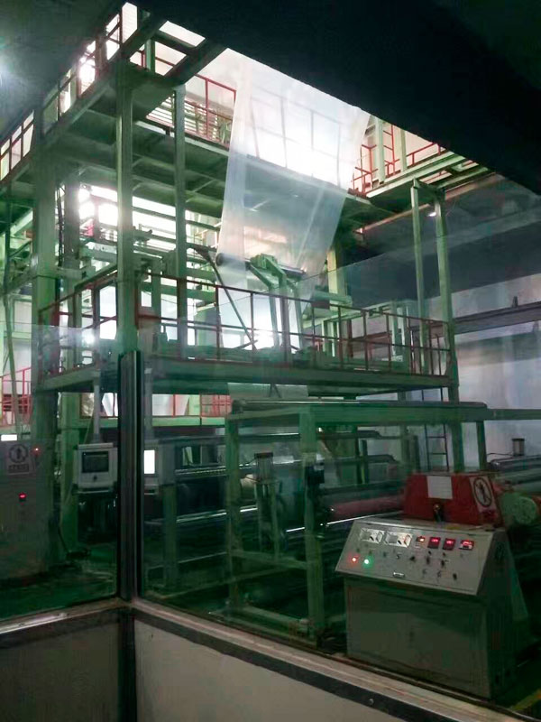 集裝箱液態(tài)包裝膜、噸袋設(shè)備
